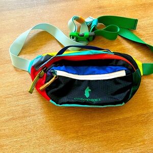 Cotopaxi 1.5L hip pack -Del Dia